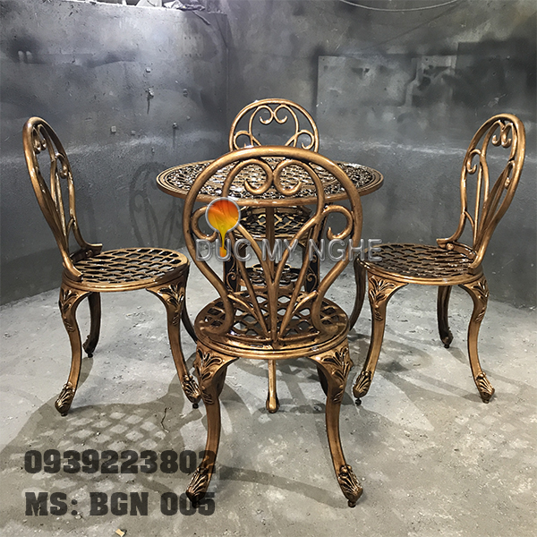 Bàn ghế nhôm đúc cổ điển BGN 005